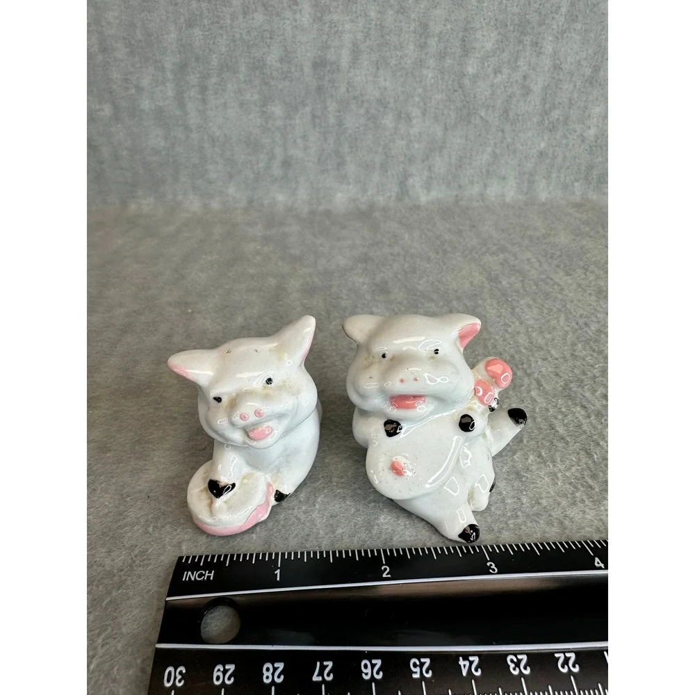 Vintage Ceramic‎ Pair of Pigs Figurines Cute Farm Animals Decor